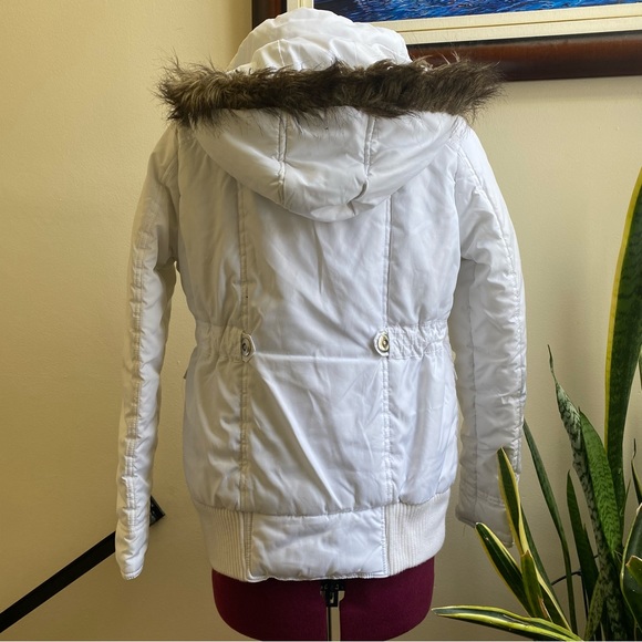Dollhouse White Faux Fur Hood Belted Puffer Coat. Small. - Picture 2 of 13
